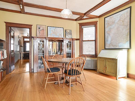 4th image of 2852 W Dickens Ave Floor 1