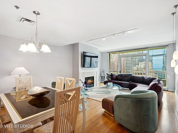 3rd image of 250 E Pearson St APT 1207