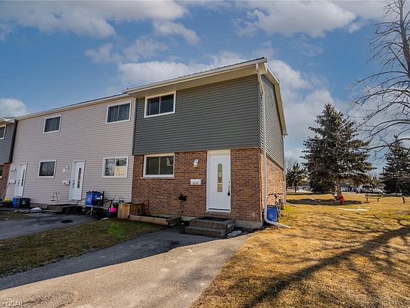 2nd image of 400 Westwood Dr #B4