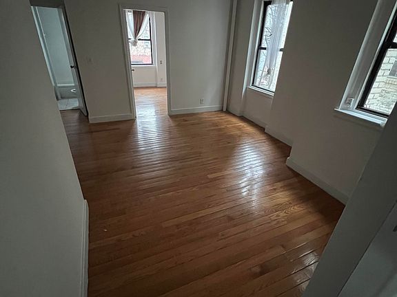 3rd image of 2116 35th St APT 3C