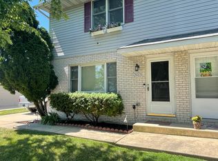 2463 Red Oak Trl, Crest Hill, IL 60403