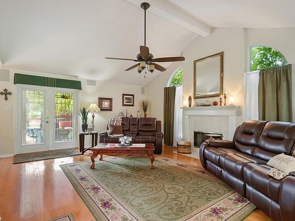 5th image of 1567 Applewood Ct