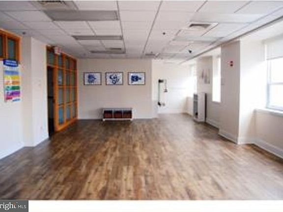 5th image of 1100 Vine St APT 411