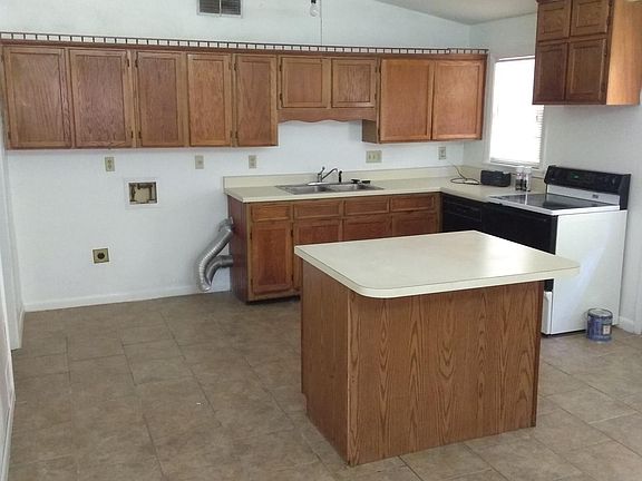 2nd image of 3028 Brookdale St