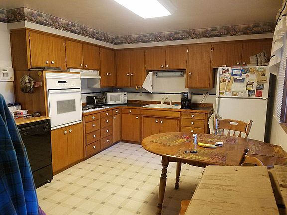 3rd image of 8011 N Hughes Dr