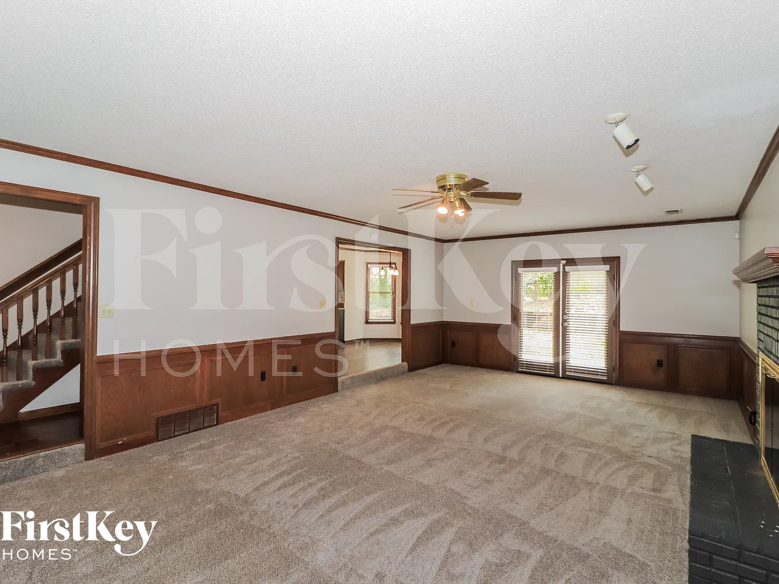 4 bed, 2.5 bath, 2552 sqft, $2,135 — Photo 4