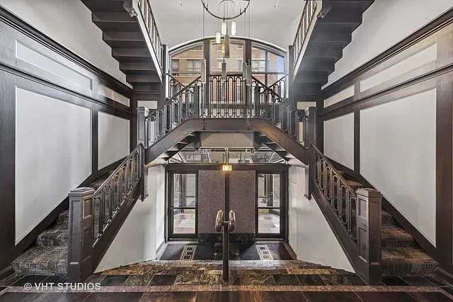Studio, 650 sqft, $1,650 — Photo 2