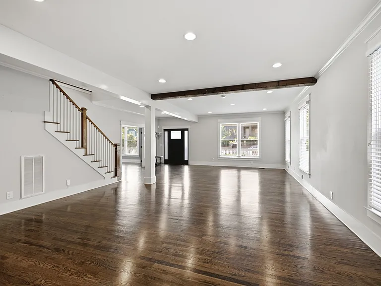 1102 Caldwell Ave — Photo 91