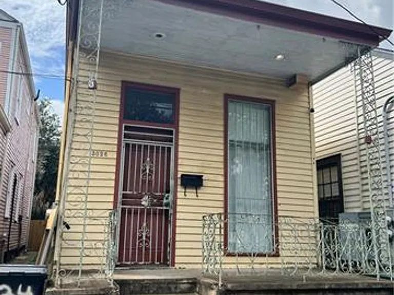 3026 Constance St — Photo 1