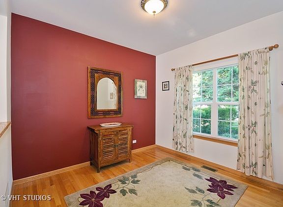 4th image of 429 Claremont Ave