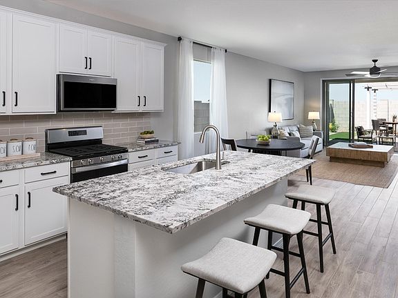 Amarillo Creek - Poppy Interior Image 2