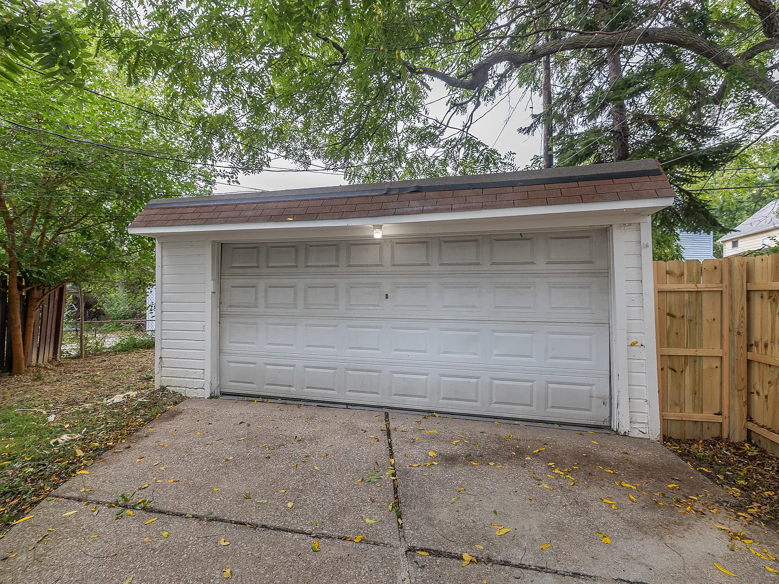 Charming 2 bedroom Unit — Photo 3