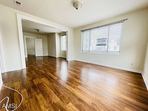 2nd image of 1902 Divisadero St