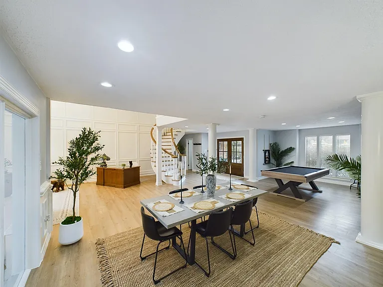 7702 Antoine Dr — Photo 11
