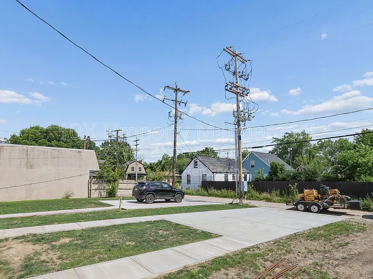 1209 E Whittier St #E — Photo 29