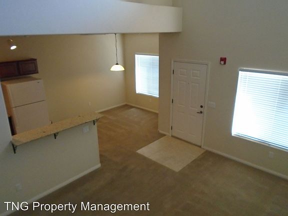 3rd image of 10555 Hedge View Ave