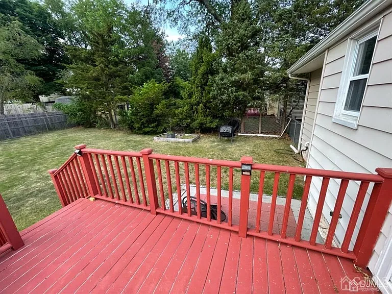 210 Runyon Ave — Photo 18