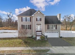 160 3rd Ave, West Haven, CT 06516