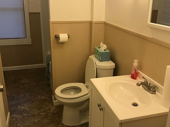 4th image of 19 Greensburg St