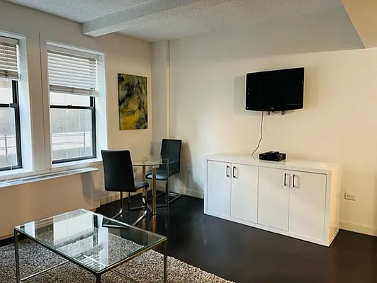 Rented by Manhattan Management Group | media 3