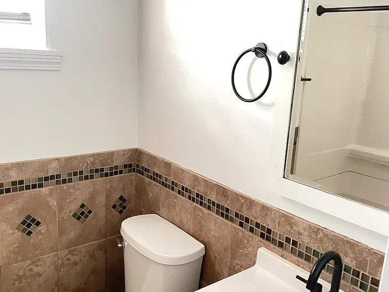 2619 Alexander St — Photo 6