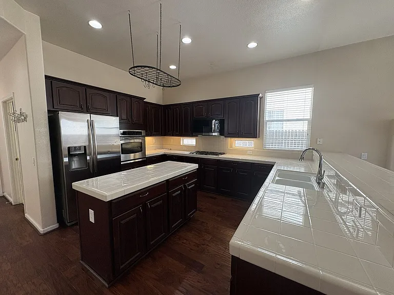 5637 Lilyview Way — Photo 7