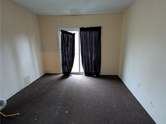 9th image of 66 Van Buren St