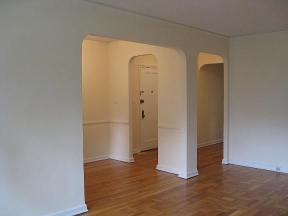 4th image of 470 N Broadway APT B25