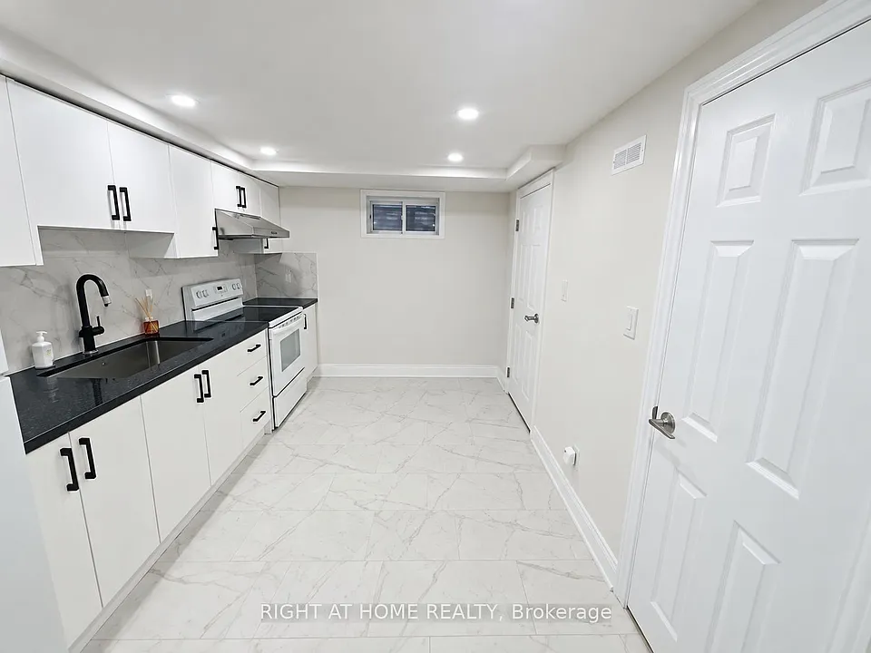 59 Marblemount Cres #LOWER