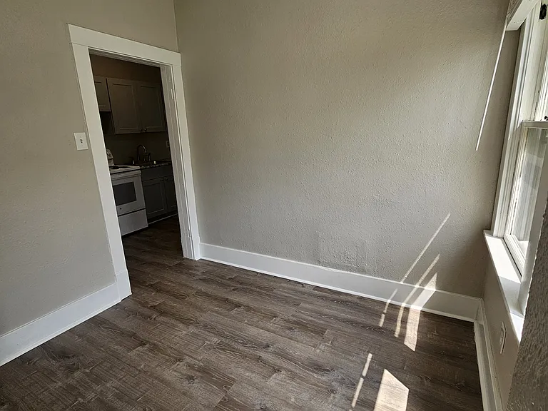 Kitchen access through dining room