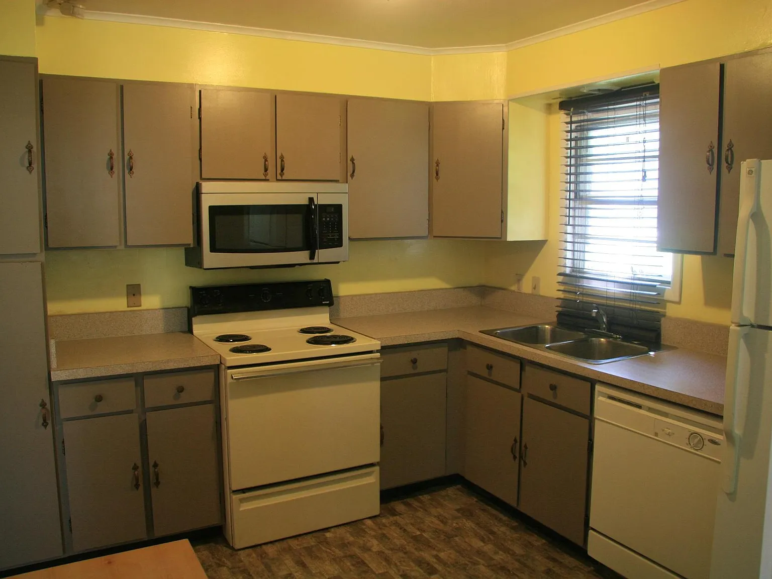 3 bed, 1375 sqft, $1,450 — Photo 3