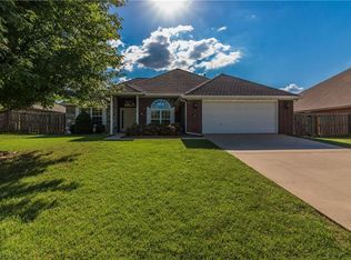 3108 Greenwich St, Springdale, AR 72764