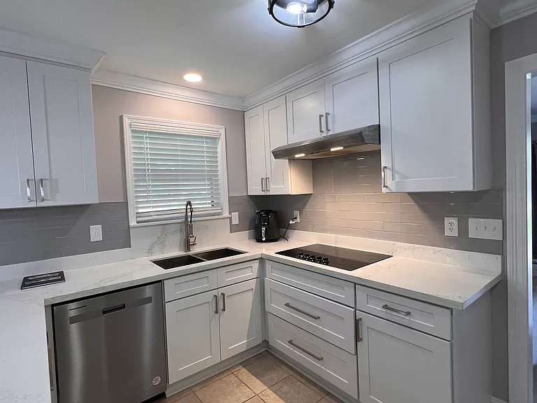 4901 Alexander Dr — Photo 3