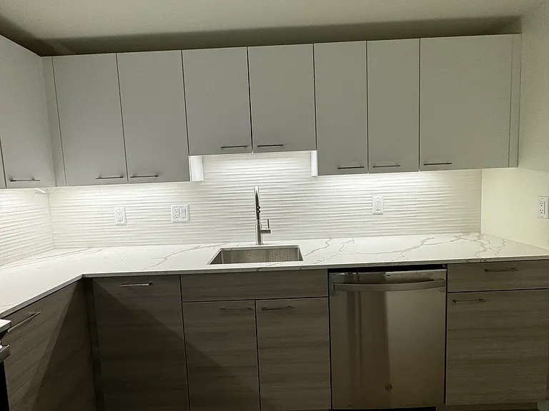 1085 Commonwealth Ave — Photo 1