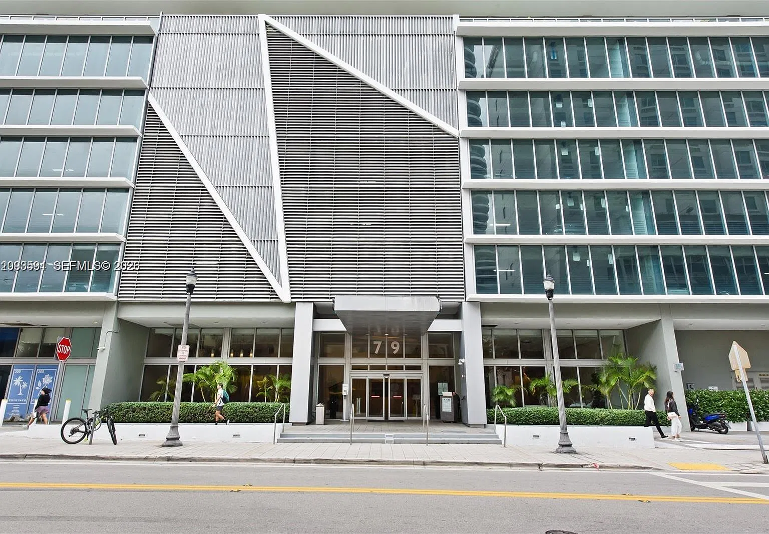 The Axis On Brickell Cond — Photo 1