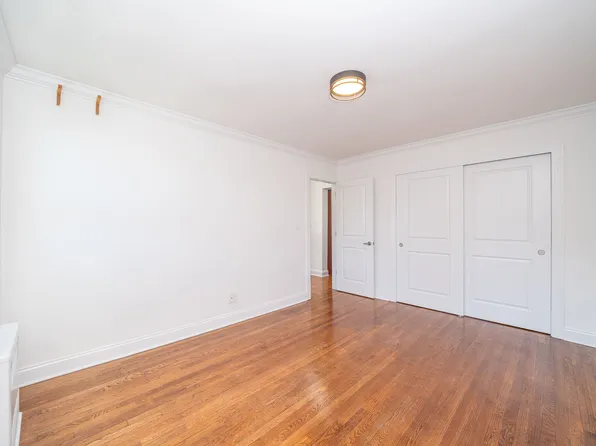 269 Bennett Avenue image 8 of 12