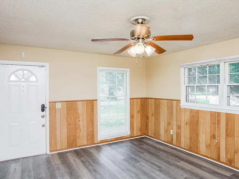 1478_018_living_room_12891455.jpg