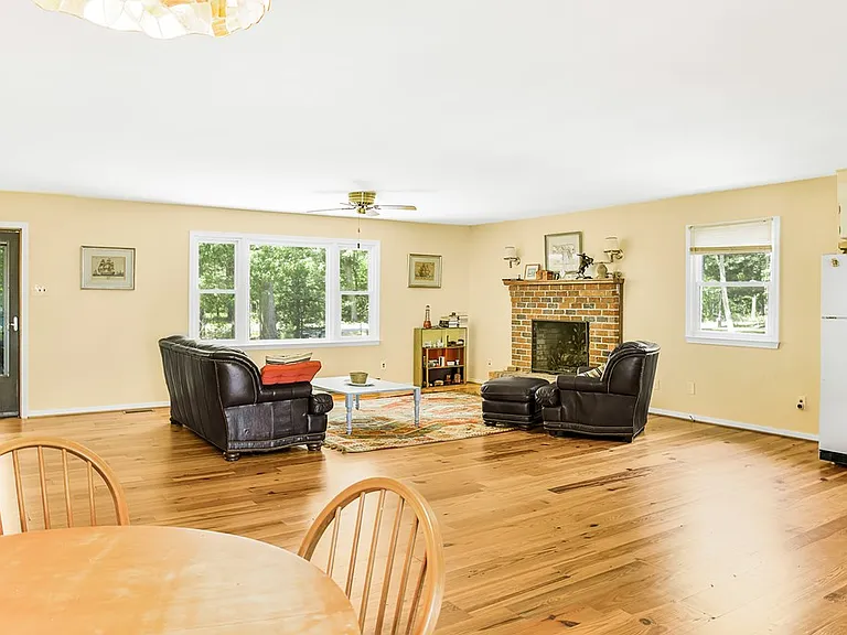 496 Bay Quarter Dr — Photo 4