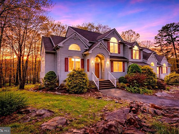 2nd image of 52 Laurelwoods
