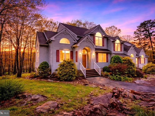 52 Laurelwoods, Lake Harmony, PA 18624