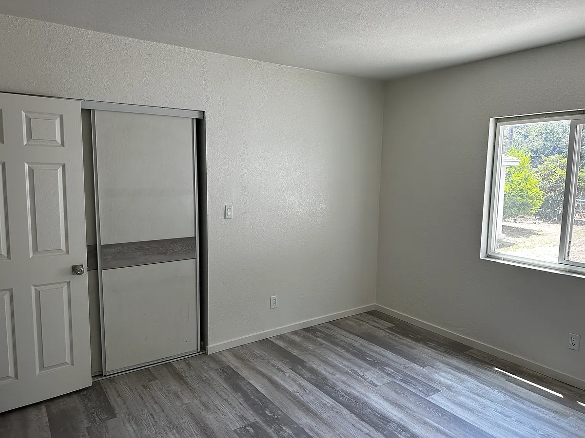 Building Photo - 857 Colima Rd