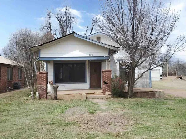 206 E Davis St, Tipton, OK 73570