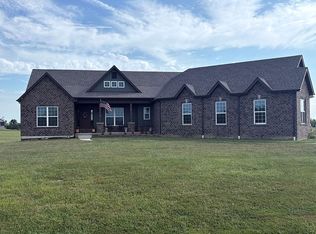 160 Falcon Pointe Dr, Silex, MO 63377