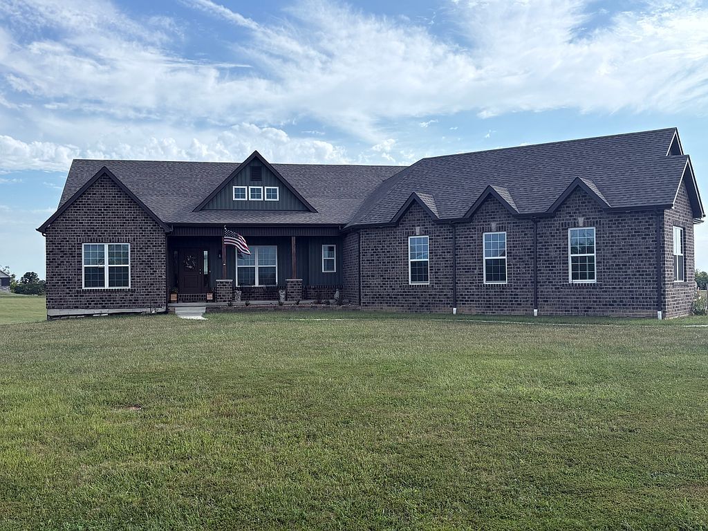 160 Falcon Pointe Dr - Property Image