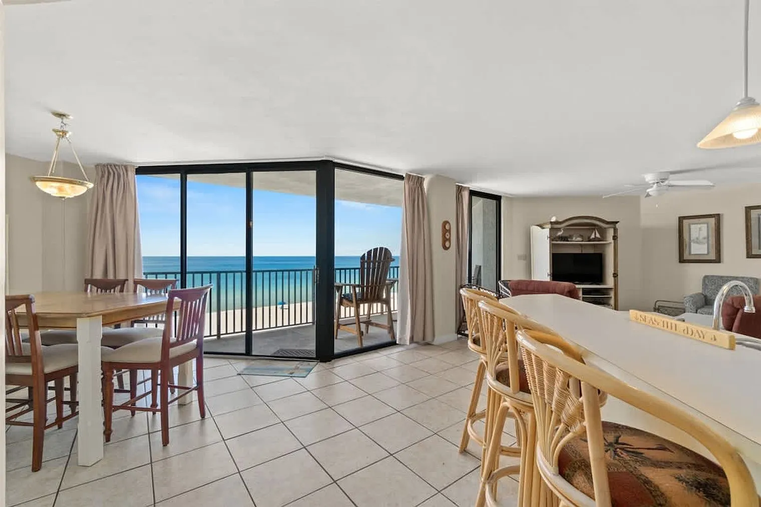 2 bed, 2.0 bath, 1194 sqft, $2,046 — Photo 4