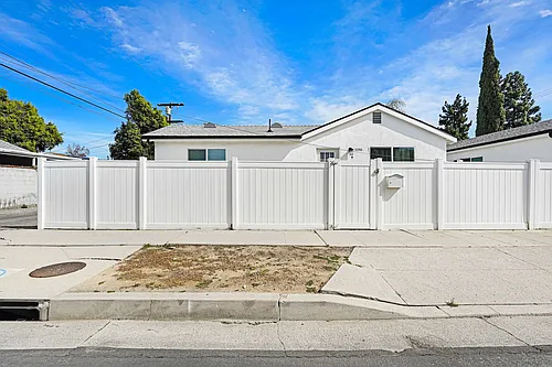 10310 Montgomery Ave Photo 1