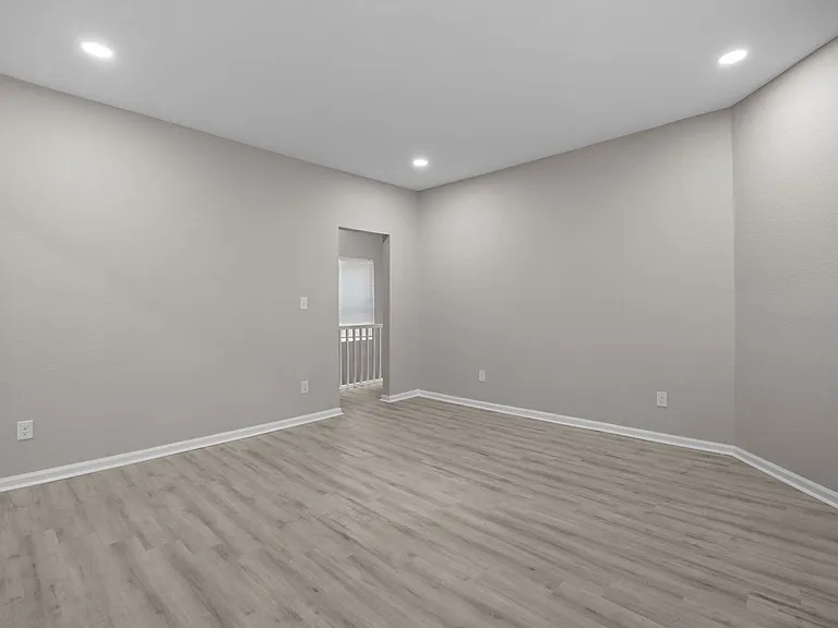 126 Linden Avenue — Photo 32
