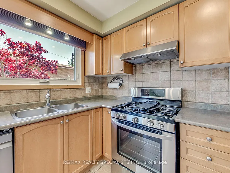 5 Country Club Dr — Photo 22