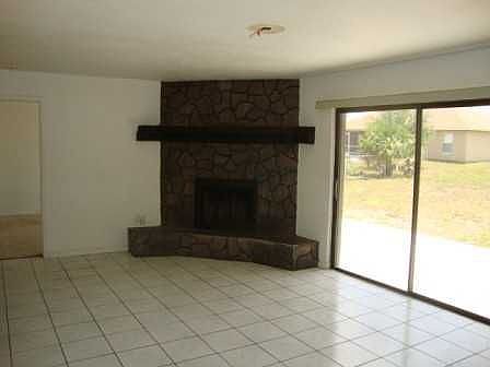 4th image of 2216 NE 21st Pl