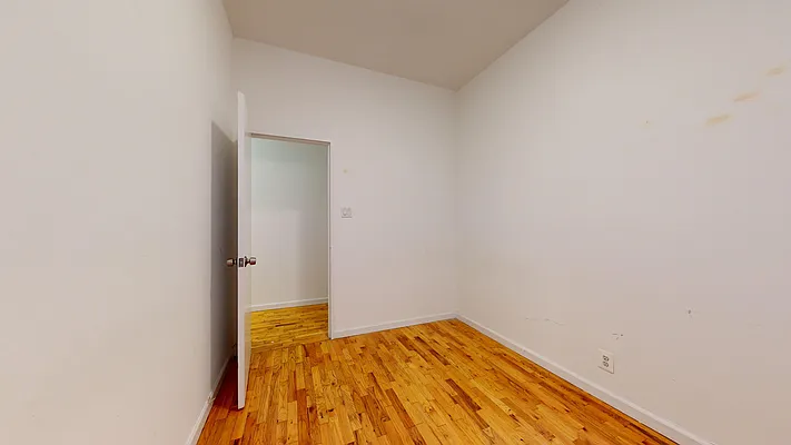 Rented by Bond New York | media 20